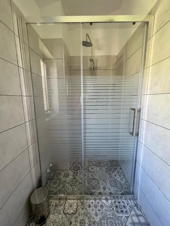 Apartman Maroon 로브란